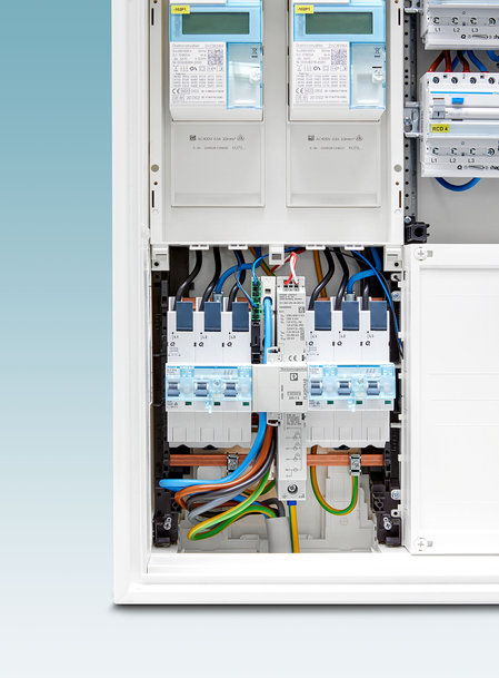 Combined lightning current and surge arrester for the meter panel